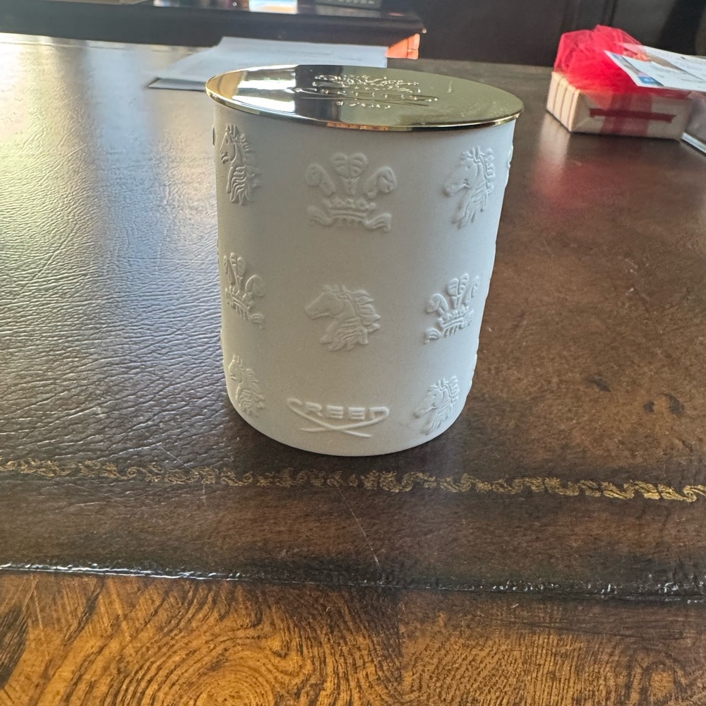 Creed Embossed Candle with Gold Lid